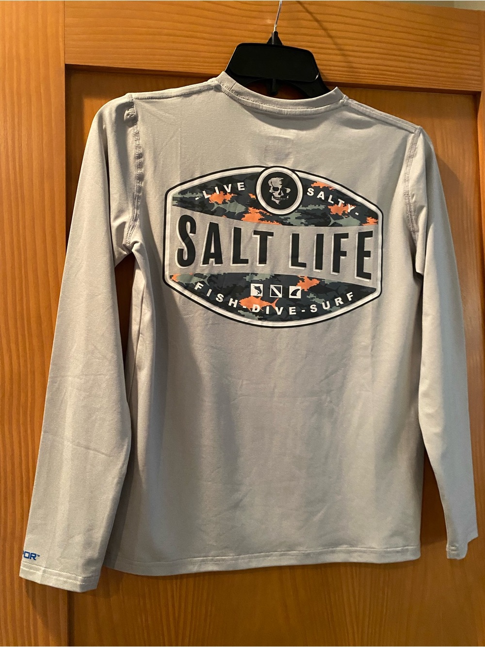Salt Life Boy’s Gray Live Salty Fish Dive Surf SLX (Drifit) L/S Shirt NWT Size M